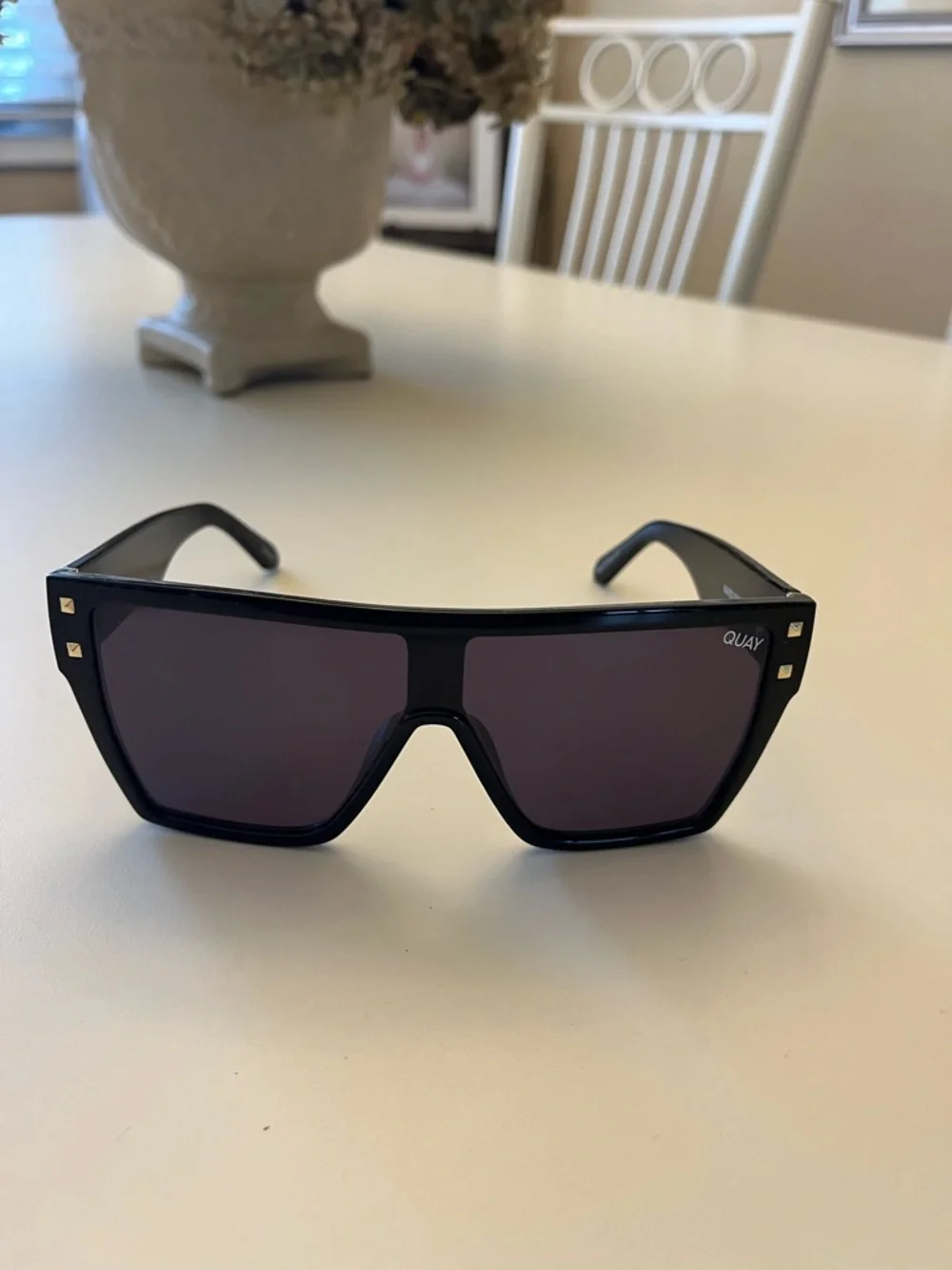 QUAY Australia Maxed Out Black Shield Sunglasses with Dark Lenses - Picture 7 of 7